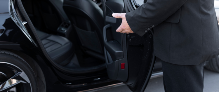 chauffeur services for tourists in Dubai